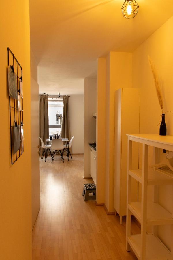 Modern - Neu - Gemutlich - Self Checkin - Zentral - Strassenbahn 38 Zum Ring Apartment Виена Екстериор снимка